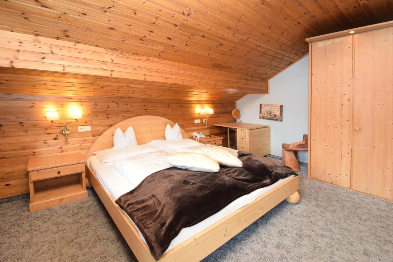 Hotel Chalet Olympia Monguelfo-Tesido / Welsberg-Taisten ภายนอก รูปภาพ