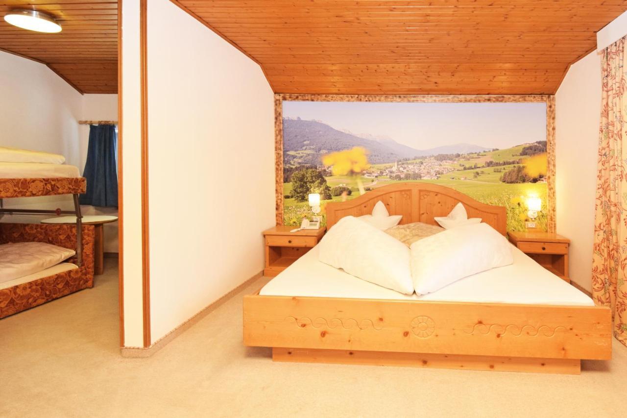 Hotel Chalet Olympia Monguelfo-Tesido / Welsberg-Taisten ภายนอก รูปภาพ