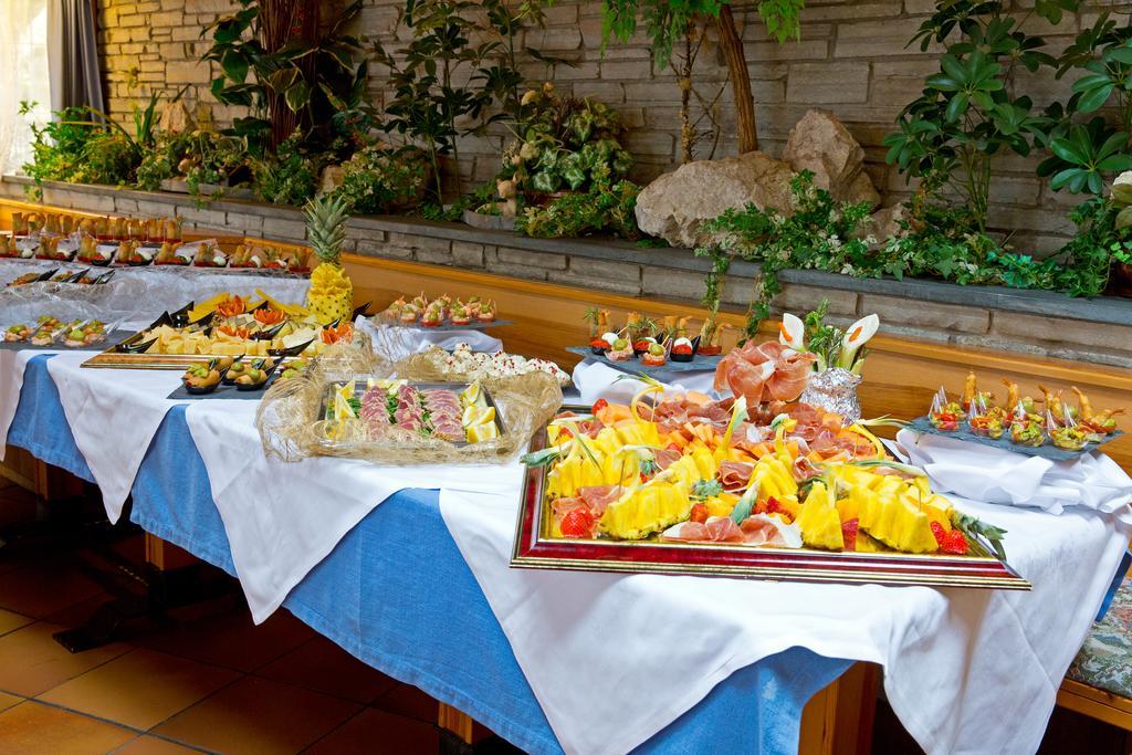 Hotel Chalet Olympia Monguelfo-Tesido / Welsberg-Taisten ภายนอก รูปภาพ